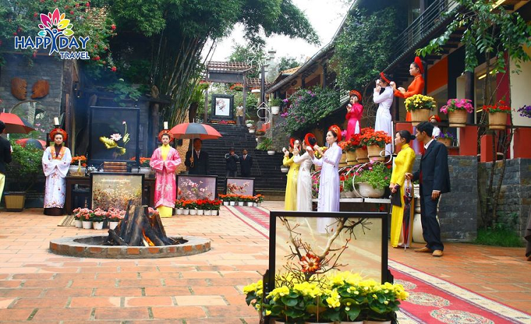 tranh thêu ở XQ Sử Quán