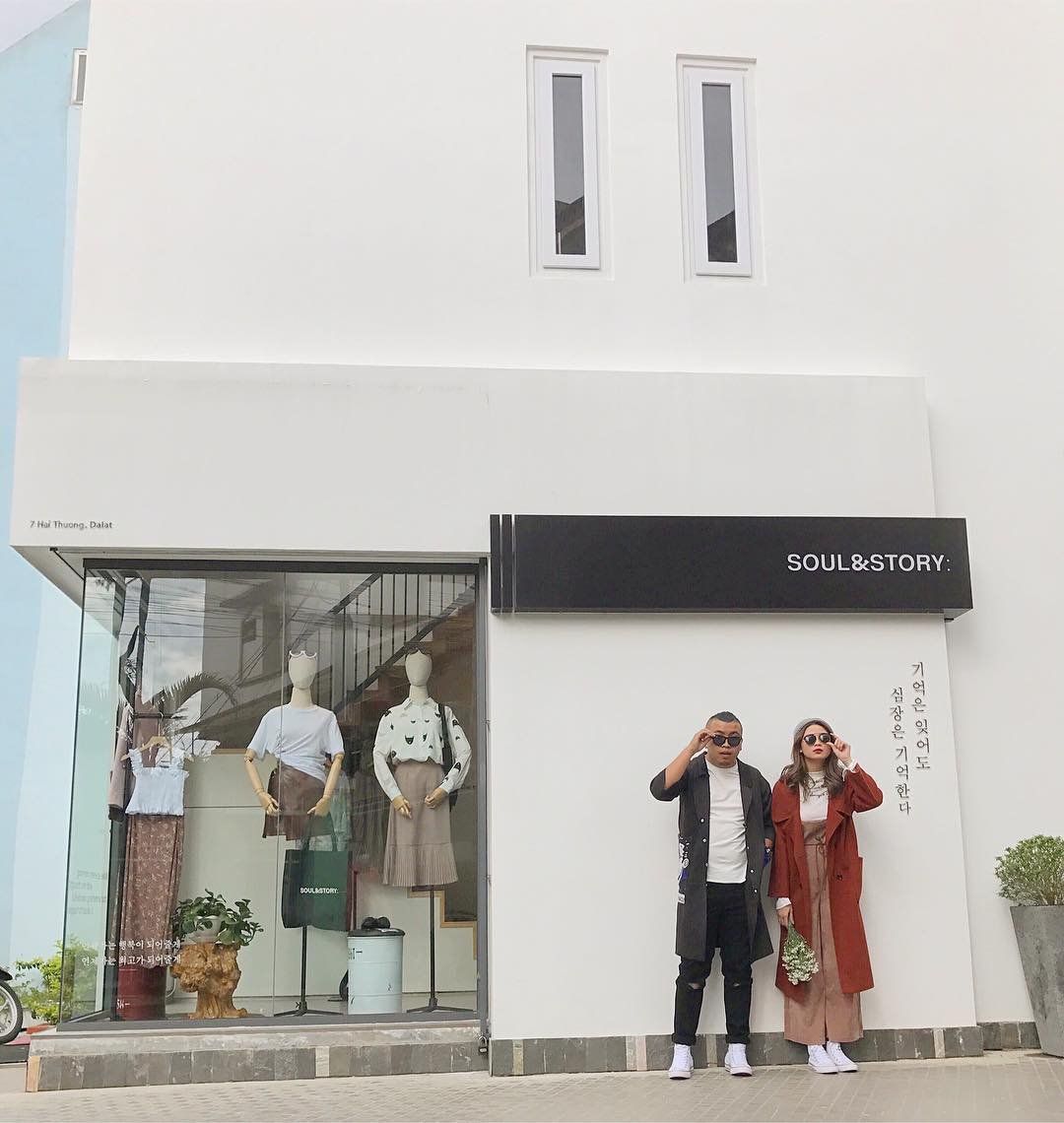 Bức tường trắng ở Soul&Story Bức tường trắng ở Soul&Story