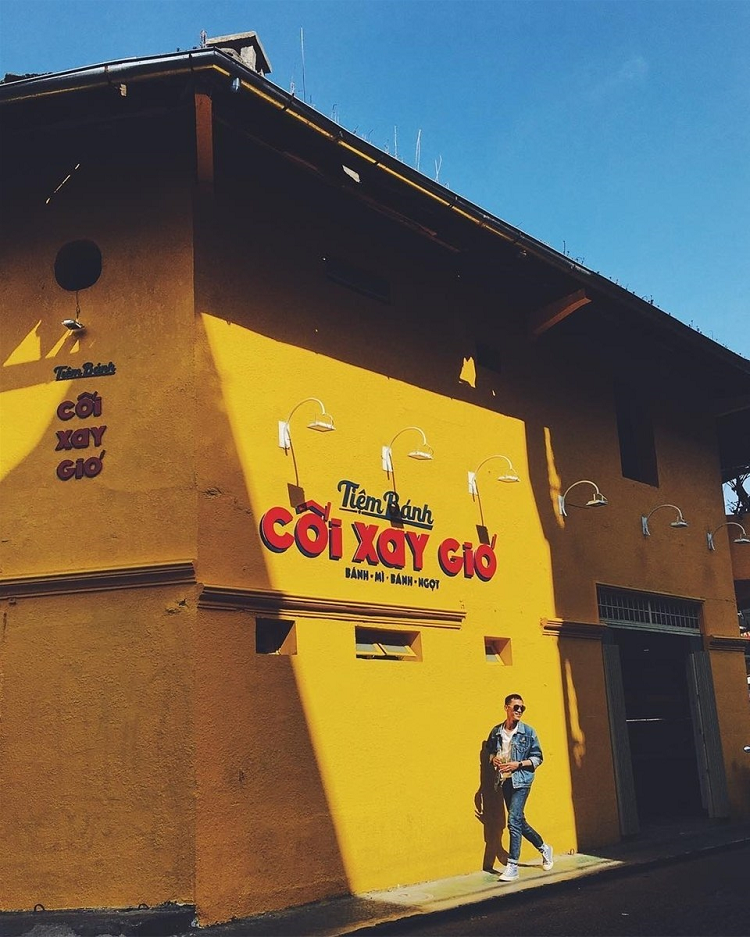 Góc sống ảo ở tiệm bánh Cối Xay Gió