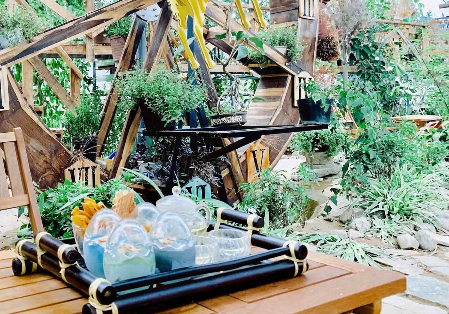 Vừa ngồi ăn kem vừa ngắm cảnh đẹp