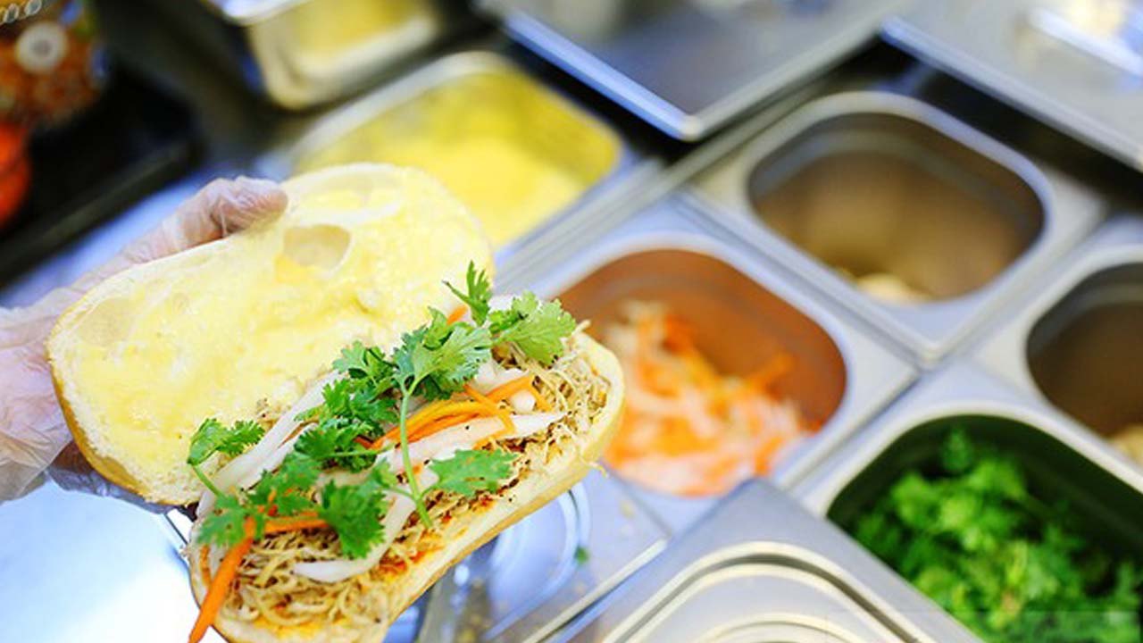 Bánh mì gà Nhân Ngãi