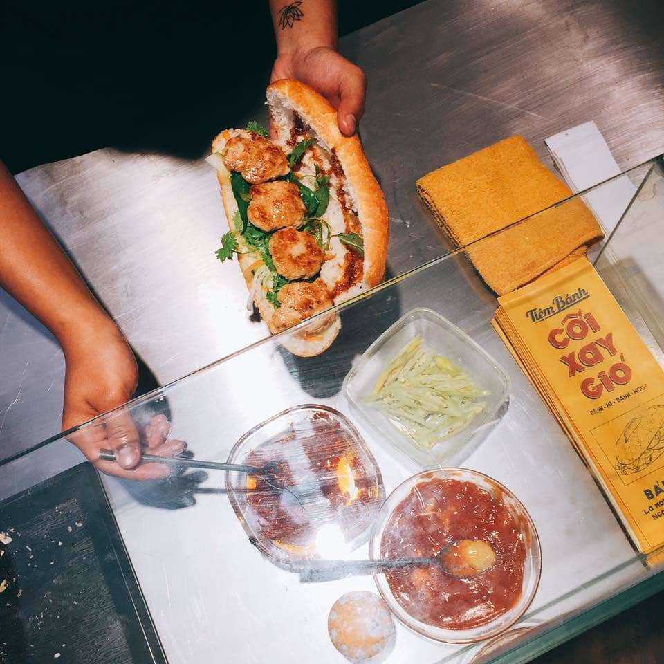 Tiệm bánh mì cối xay gió