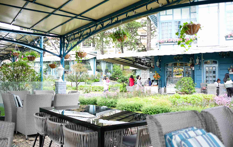 View ngồi thoáng đãng ngắm cảnh đẹp