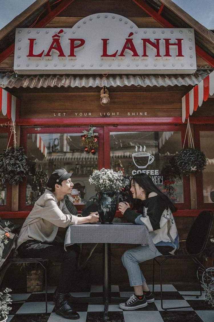 Tiệm bánh Lấp Lánh Tiệm bánh Lấp Lánh
