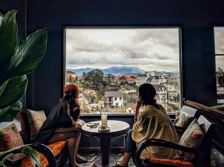 Góc ngồi ngắm thành phố từ trên cao