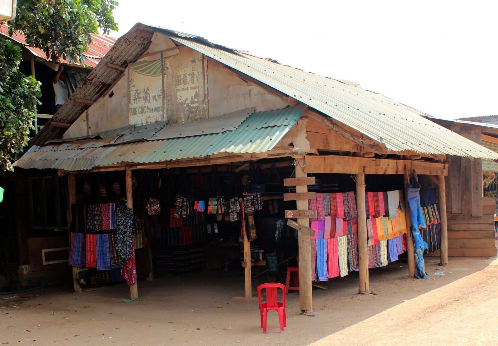 Căn nhà gỗ đơn sơ