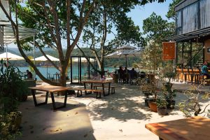 The Seen House view ngắm hồ Tuyền Lâm và rừng thông cực lãng mạn
