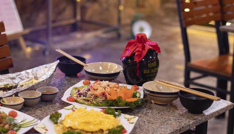 Menu hải sản đủ món