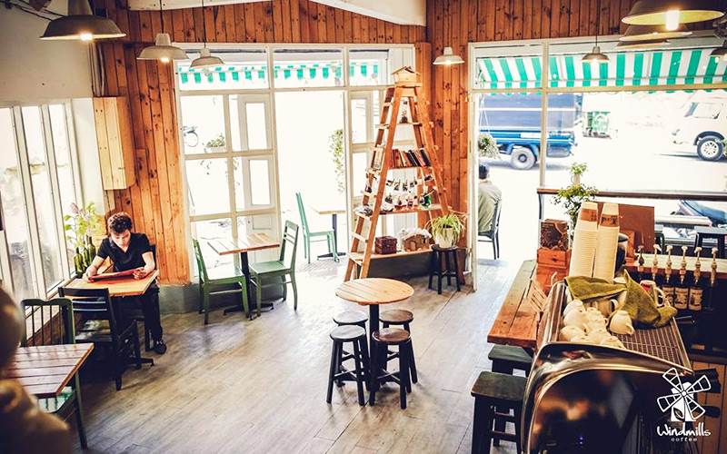 Thiết kế quán đơn giản mà tinh tế