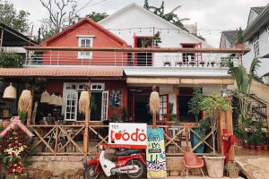 Review Tiệm Tao Đỏ Đà Lạt – Nơi có món cafe trứng thơm ngon