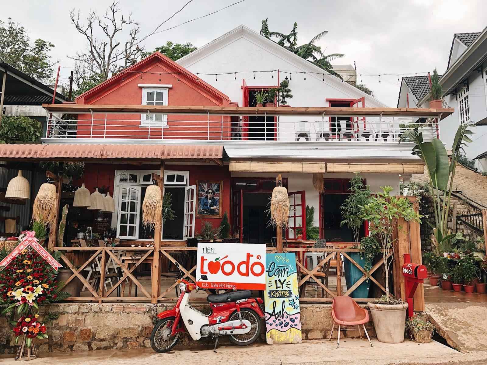 Tiệm cafe Táo Đỏ Đà Lạt
