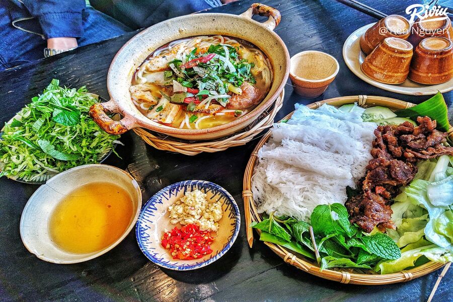 Bún cá tộ, bánh hỏi thịt nướng Lá Chuối