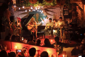 Ghé Phòng trà Diễm Xưa thưởng thức nhạc Trịnh sâu lắng