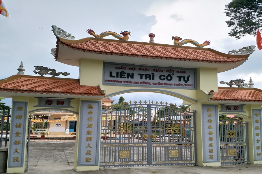 Tham quan chùa Liên Trì Tham quan chùa Liên Trì
