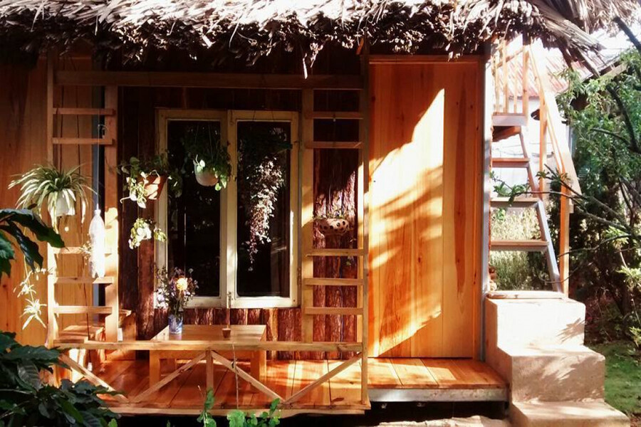 Căn nhà gỗ ngập tràn nắng Vẻ đẹp bình yên của Củi homestay