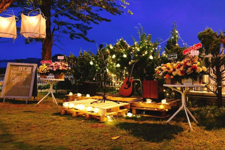 Phong cách vintage thu hút các bạn trẻ