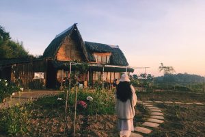 Ghé ngôi nhà trên đồi ngắm mây trôi bồng bềnh qua núi – Bình Yên House