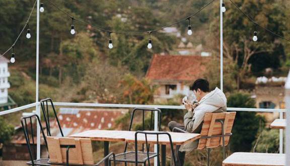 Không gian thoáng đãng ở quán cafe Không gian thoáng đãng ở quán cafe