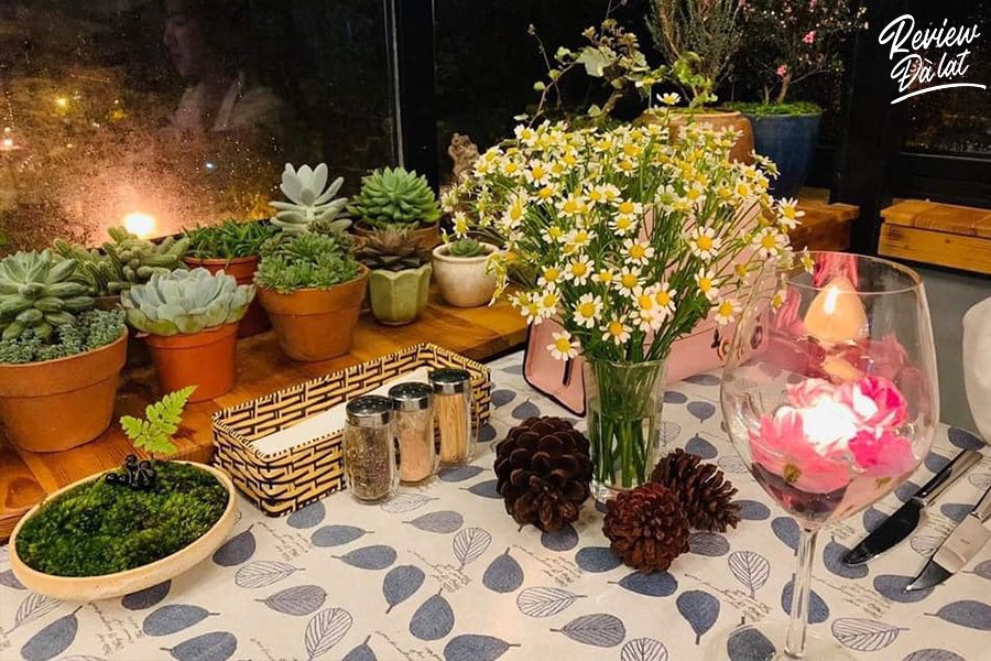 Bàn ăn set up chuyên nghiệp