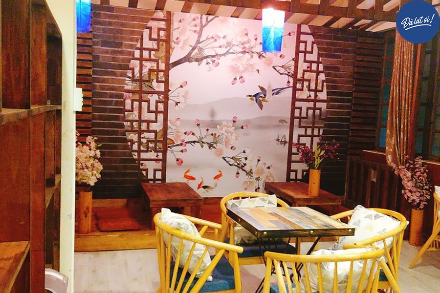 nhà hàng mùa thu