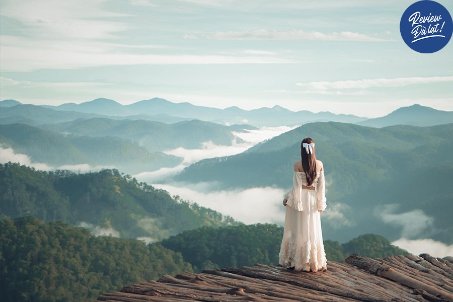 Cầu gỗ săn mây