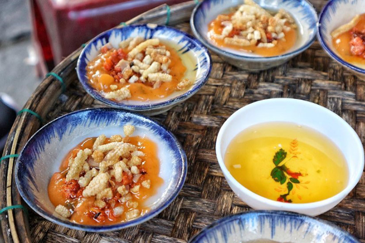 Quán bánh bèo đường Bà Triệu
